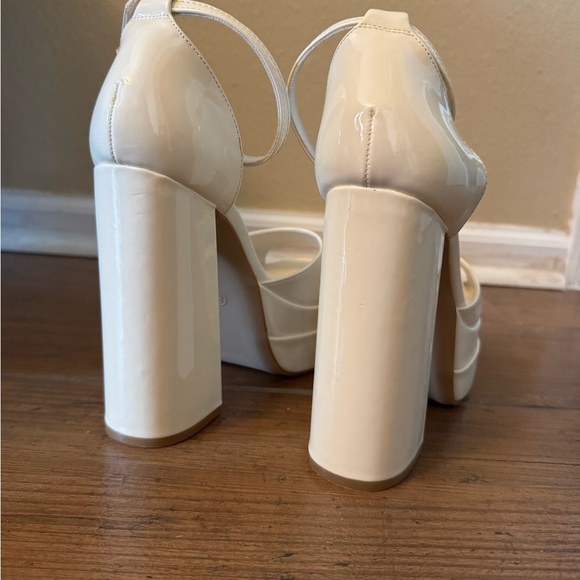 White Platform Shoes with Chunky Heel and Ankle Strap - Picture 3 of 8